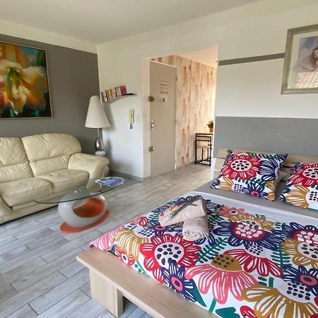 Goeland 3, Climatise, Wifi, Balcons Petite Vue Mer Laterale Au 3 Eme Etage Sans Ascenseur Toulon Exterior foto